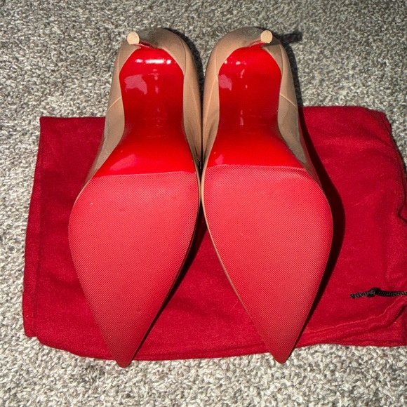 Used in Great Condition Christian Louboutin‘s So Kate Patent Nude Size 41 - Picture 11 of 14